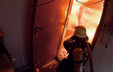 Feuer, Wasser, Erde, Luft - Retter in ihrem Element